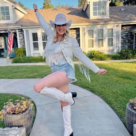 Bride Jacket - Picture 3 of 7